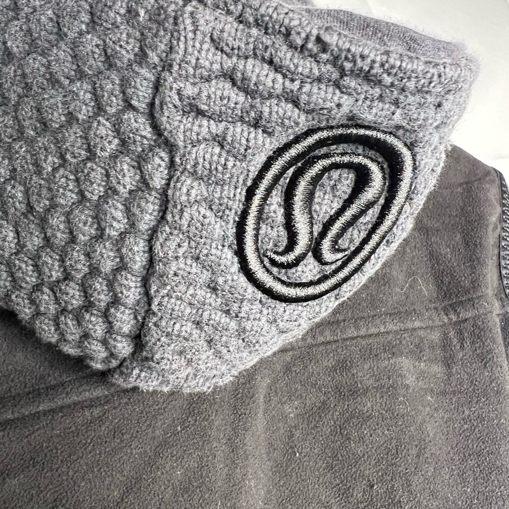 Lululemon coat - Picture 7 of 7